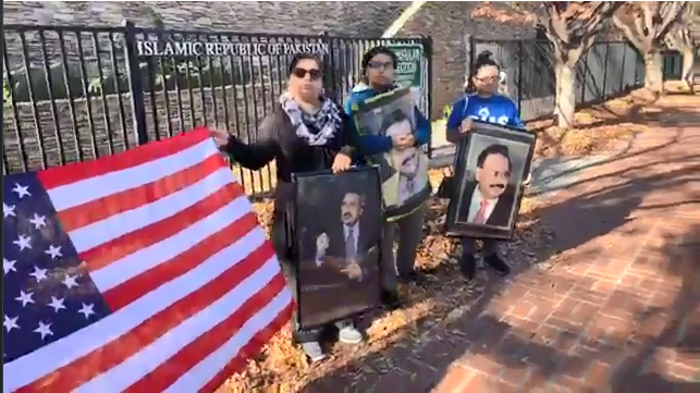 Protesters holding US Flag and Picture of Mohajir Leader Altaf Hussain